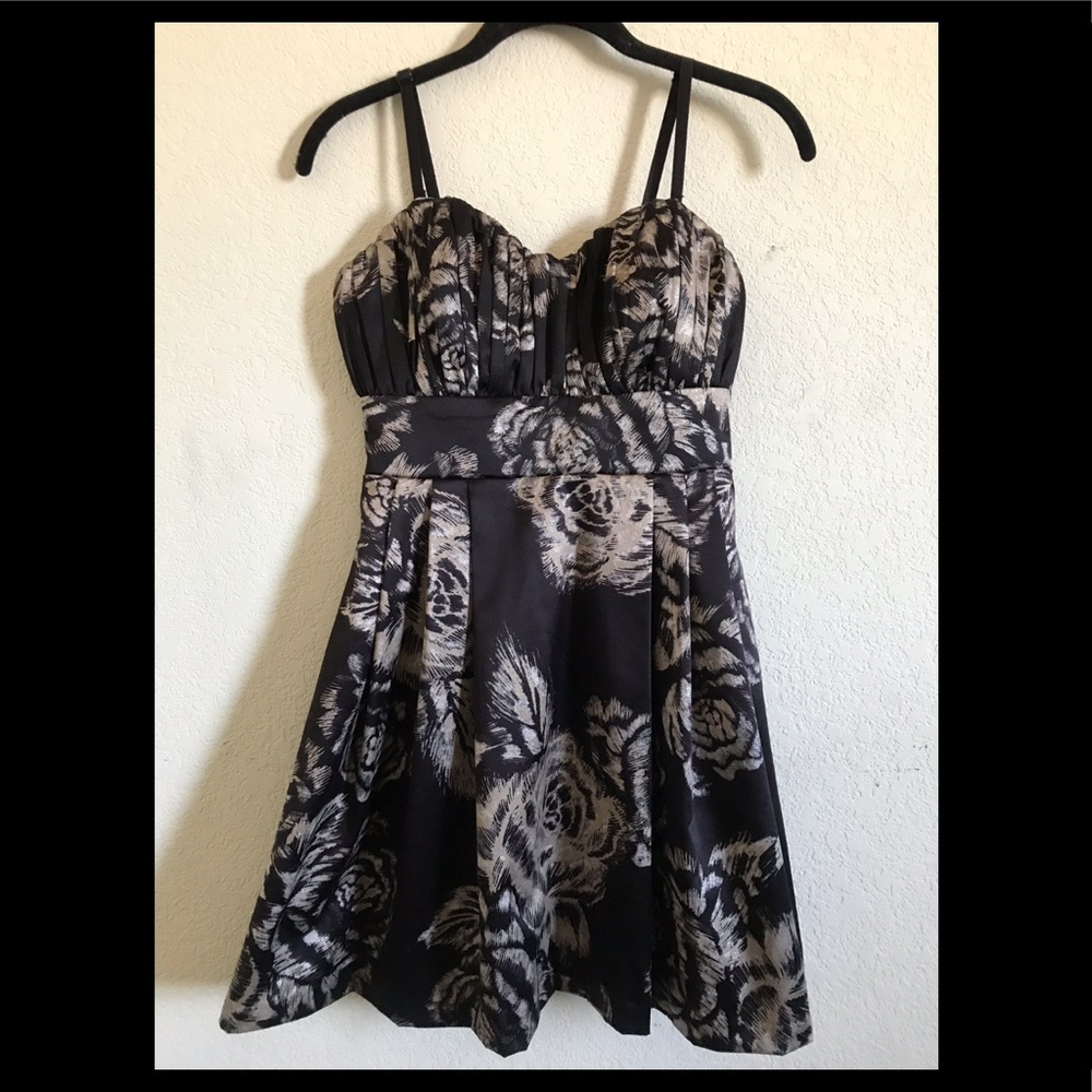 GUESS Semi Formal Dress